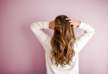 5 έξυπνα κόλπα για να κάνετε τα μαλλιά σας να μακρύνουν πιο γρήγορα
