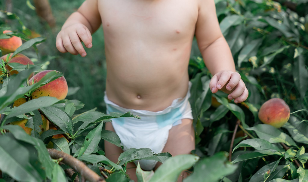 «Μόνο τα μωρά φοράνε πάνα»: Γιατί δεν πρέπει να το λέμε αυτό στο παιδί