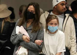 Αντζελίνα Τζολί: Η τρυφερή φωτογραφία με την κόρη της, Siloh στην Καμπότζη