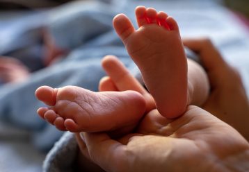 Πώς μία βακτηριακή κολπίτιδα παραλίγο να της στερήσει το νεογέννητο μωρό της