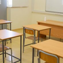 Μονοθέσια θρανία παντού εν μέσω φόβων για τα κρούσματα - Τι γίνεται με τις μάσκες στα κυλικεία