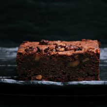 Brownie με σοκολάτα και κάστανο: Ένα υπέροχο γλυκό με τον λατρεμένο καρπό του χειμώνα