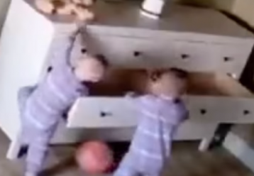 Τρομακτικό βίντεο: Δείτε γιατί πρέπει να είστε προσεκτικοί με τα έπιπλα, όταν έχετε μικρά παιδιά