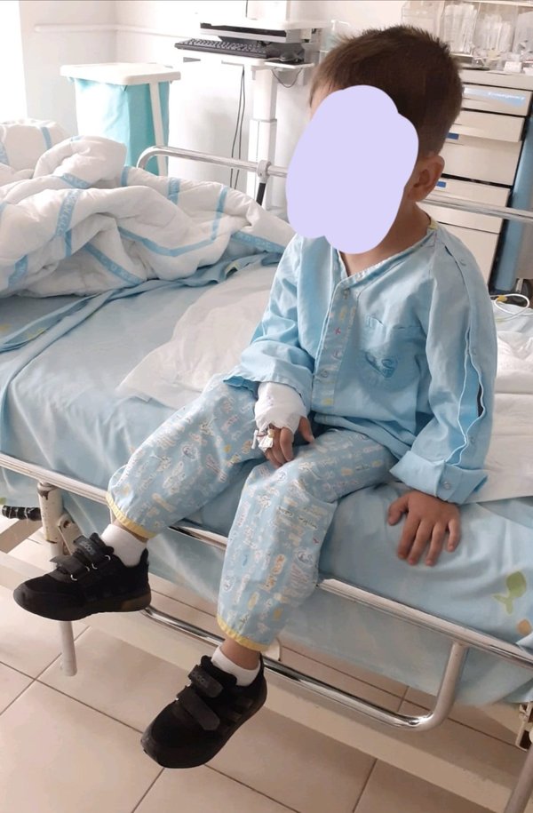 5χρονος με σοβαρά προβλήματα υγείας ζητά τη βοήθεια μας