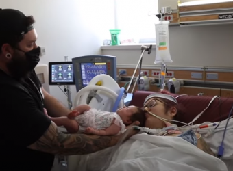Έπειτα από 85 ημέρες νοσηλείας με Covid-19 παίρνει αγκαλιά το νεογέννητο μωρό της! (video)