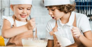Little Chefs: Πώς θα συμμετέχετε στα δωρεάν μαγειρικά εργαστήρια για παιδιά της Lidl;