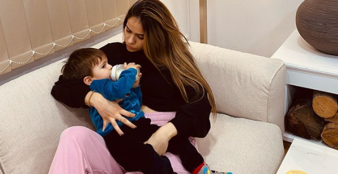 Η Μαρία Κορτζιά ποζάρει αγκαλιά με τον γιο της λίγο πριν φέρει στον κόσμο το δεύτερο μωράκι της!
