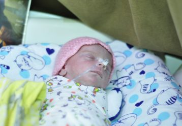 Οι εικόνες των νεογέννητων από τα υπόγεια των μαιευτηρίων στην Ουκρανία στέλνουν μήνυμα ελπίδας
