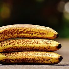 Μην πετάτε τις μαυρισμένες μπανάνες: Ιδού 5 τρόποι να τις αξιοποιήσετε!