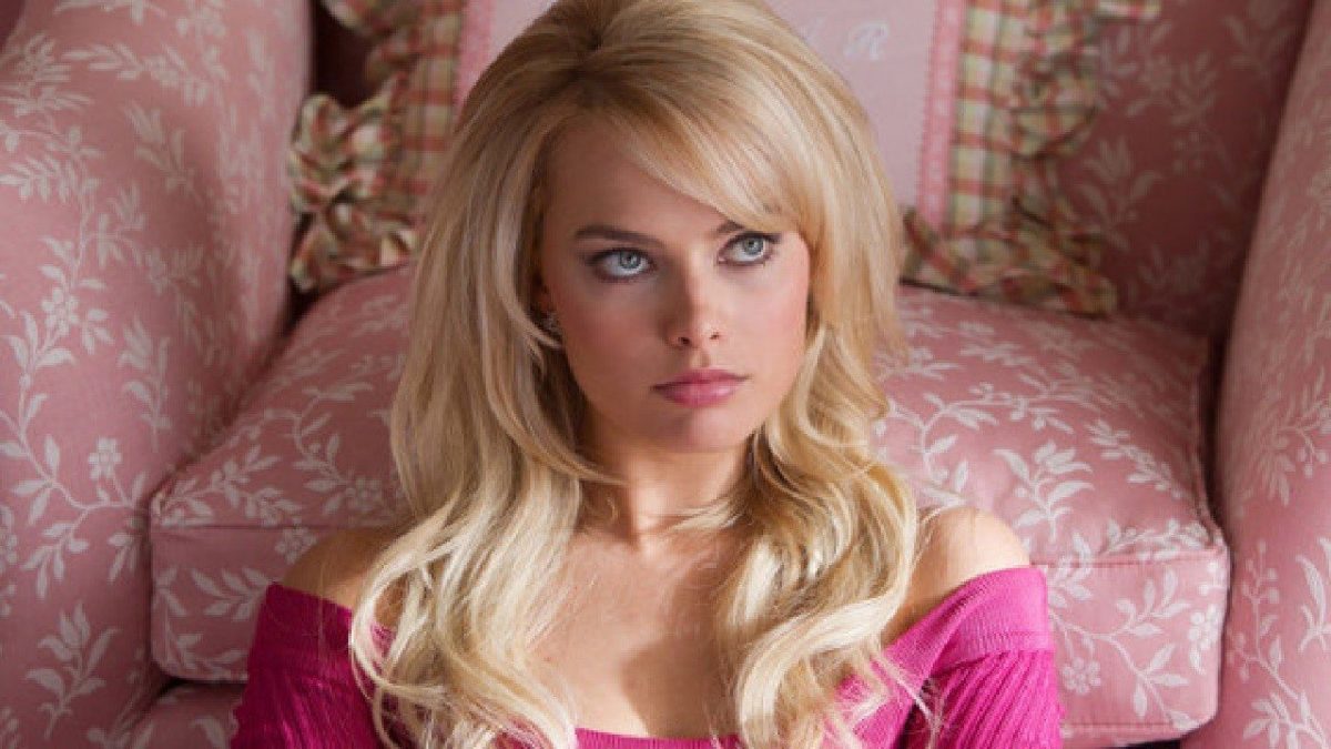Μόλις κυκλοφόρησε το πρώτο στιγμιότυπο της Margot Robbie ως Barbie στη νέα ταινία!