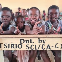 Σχολείο στη Γκάνα απέκτησε θρανία με τη βοήθεια των μαθητών του Τσιρείου Δημοτικού Λεμεσού!