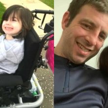 Μόνος μπαμπάς άλλαξε για πάντα τη ζωή της 6χρονης κόρης του - Πώς κατάφερε να περπατήσει ξανά