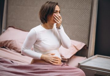 Υπερέμεση κύηση: Η πάθηση της εγκυμοσύνης που μπορεί να αφήσει μία γυναίκα κατάκοιτη