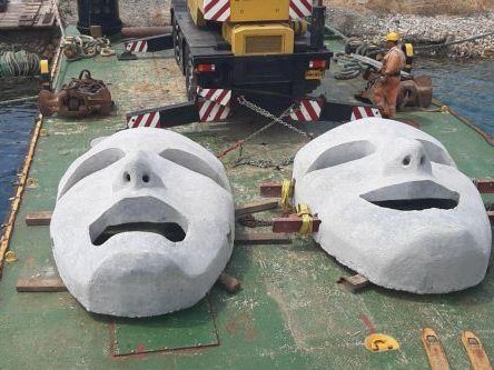 Λεμεσός: Για πού προορίζονται αυτές οι δύο τεράστιες καρναβαλιστικές μάσκες;