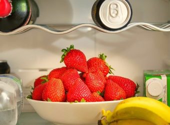 Ποια φρούτα και λαχανικά μπαίνουν στην κατάψυξη, ποια στο ψυγείο και ποια... πουθενά;