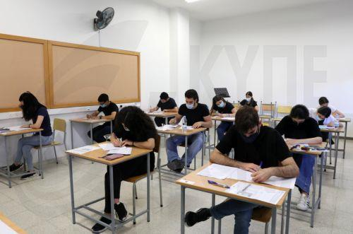 Παγκύπριες Εξετάσεις: Καλή αρχή στους 5.200 υποψήφιους με Νέα Ελληνικά