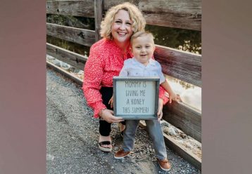 Μαμά δίνει το νεφρό της στον 2χρονο γιο της και του χαρίζει ξανά τη ζωή