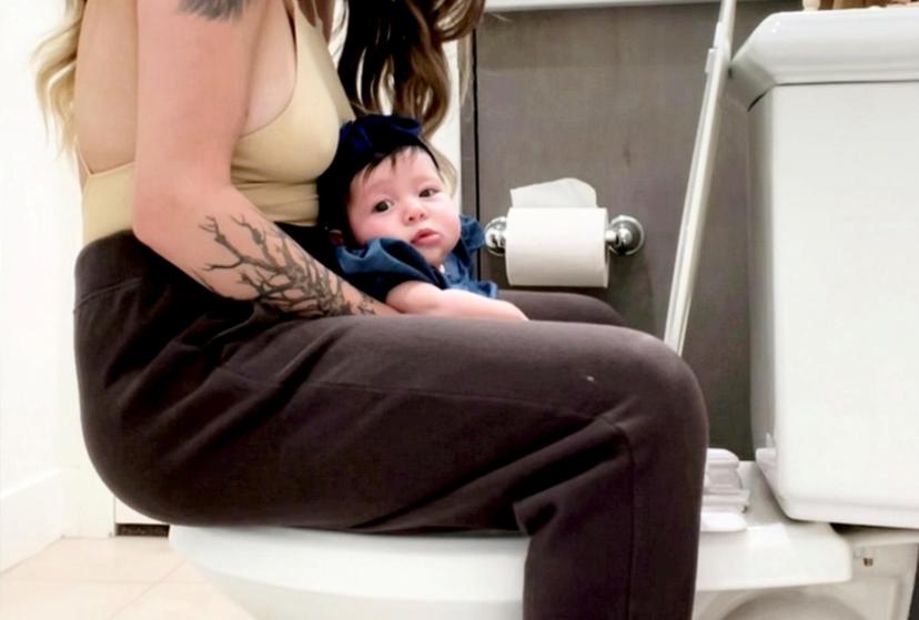 Ξεκίνησε την εκπαίδευση τουαλέτας στο μόλις ...8 εβδομάδων μωρό της!