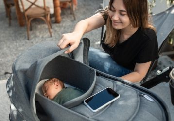Σαραντισμός βρέφος: Ο παιδίατρος εξηγεί πότε μπορεί πραγματικά η λεχώνα να βγει με το μωρό της από το σπίτι