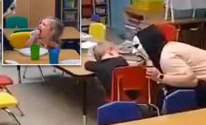 Δασκάλες φόρουν μάσκες Scream και ουρλιάζουν στα παιδιά
