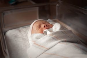 Τι συμβαίνει στα μαιευτήρια της Βρετανίας; Τι είναι η "κουλτούρας άρνησης" που οδηγεί στον θάνατο νεογέννητα και μητέρες;