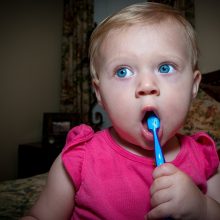 Προσοχή με τις παιδικές οδοντόβουρτσες! Αυτός είναι ο Νο 1 κίνδυνος για τα παιδιά (εικόνες)