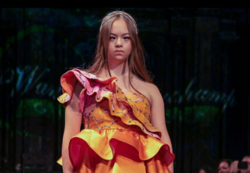 Γνωρίστε τη 14χρονη Μόνικα, ένα τα πρώτα μοντέλα με Σύνδρομο Down στο Fashion Week της Νέας Υόρκης