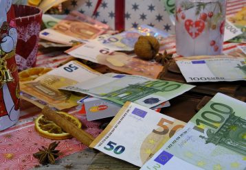 Έκτακτο χριστουγεννιάτικο βοήθημα: Δείτε αν το δικαιούστε