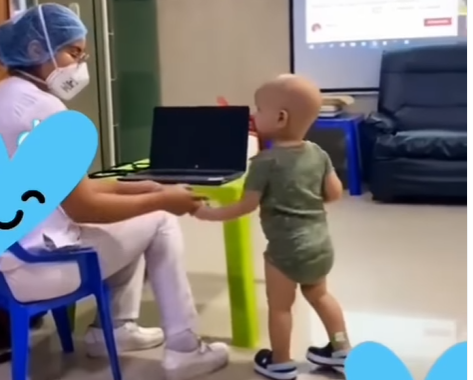 Ό,τι πιο γλυκό θα δείτε σήμερα: Παιδάκι με καρκίνο σηκώνει τη νοσοκόμα του για να χορέψουν (vid)