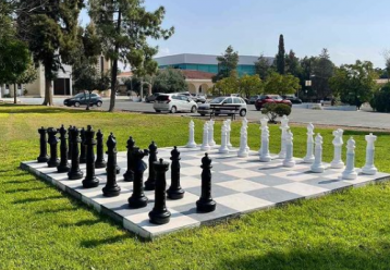 Ένα μεγάλο υπαίθριο σκάκι σάς περιμένει για τις πιο επικές «μάχες»