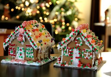 Φτιάξτε το πιο εύκολο σπιτάκι Gingerbread μόλις σε 20 λεπτά!