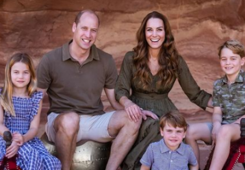 Γουίλιαμ-Κέιτ: Η νέα φωτογραφία με τα 3 παιδιά τους και οι ευχές για τα Χριστούγεννα (φωτό)
