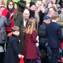 Βίντεο: Ο μικός «δαίμονας» πρίγκιπας Λούις κλέβει ξανά την παράσταση ανήμερα των Χριστουγέννων (βίντεο)