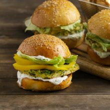 Burger γλυκοπατάτας: Μία απολαυστική και υγιεινή συνταγή για όλη την οικογένεια