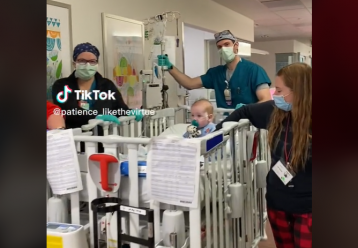 Συγκινητικό βίντεο: Μωράκι κέρδισε ξανά τη ζωή μετά από μεταμόσχευση καρδιάς
