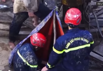 Δραματική επιχείρηση διάσωσης 10χρονου - Βρίσκεται 35 μέτρα κάτω από τη γη (video)