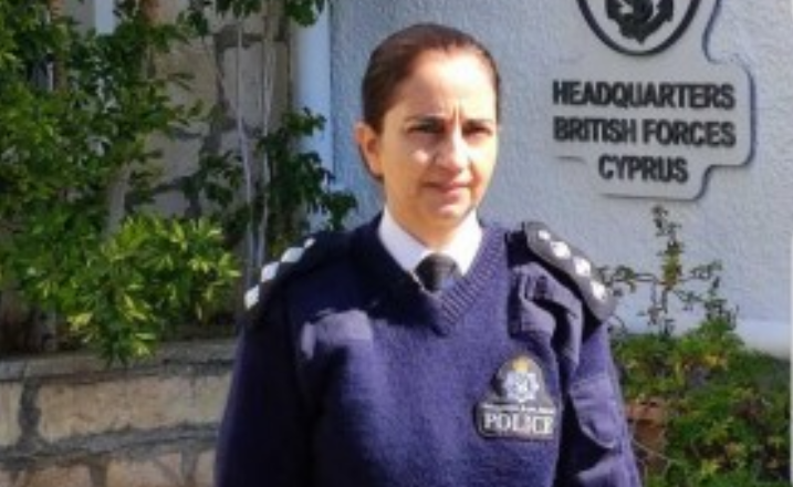 Αυτή είναι η πρώτη Κύπρια που λαμβάνει μετάλλιο από τον Βασιλιά Κάρολο
