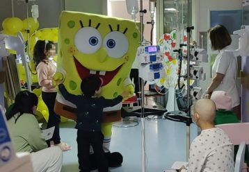 Οι μικροί μαχητές της ζωής στις πιο συγκλονιστικές εικόνες μέσα στον παιδογκολογικό θάλαμο (φωτογραφίες)