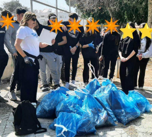 Μαθητές ένωσαν τις δυνάμεις τους και μάζεψαν 20,75 κιλά σκουπίδια γύρω από το σχολείο τους