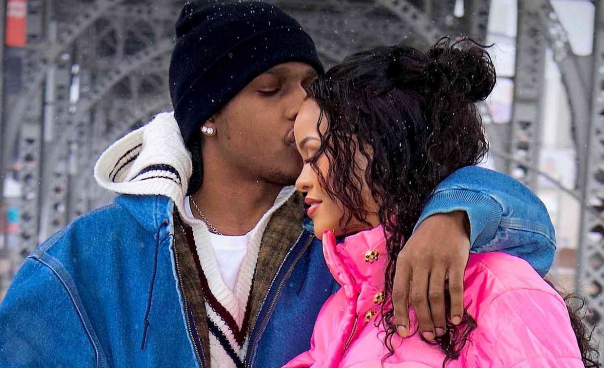 Η Rihanna με τον A$AP Rocky και το μωρό τους φωτογραφίζονται για τη βρετανική Vogue