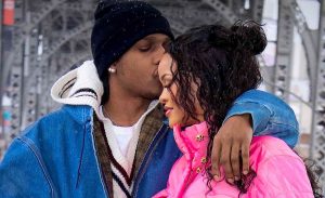 Η Rihanna με τον A$AP Rocky και το μωρό τους φωτογραφίζονται για τη βρετανική Vogue
