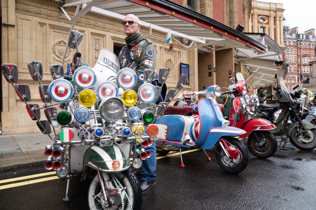Η Vespa που οδηγούσε ο θρυλικός Billy Idol επισκευάστηκε για έναν εξαιρετικό λόγο