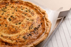 Αυτή η νηστίσιμη μανιταρόπιτα θα γίνει η αγαπημένη των παιδιών