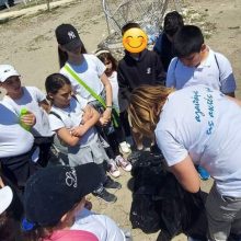 Τις παραλίες της Γεροσκήπου τις αγαπούν και τις προσέχουν όλα τα παιδιά