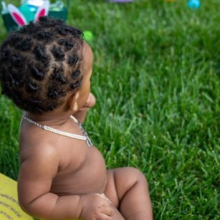 Ο 10 μηνών γιος της Rihanna είναι το πιο γλυκό Easter Bunny που έχετε δει ποτέ (εικόνα)