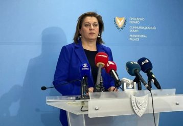 Υπουργός Παιδείας: "Στεκόμαστε στο πλευρό των πασχόντων συνανθρώπων μας με καρκίνο και γινόμαστε σύμμαχοι"