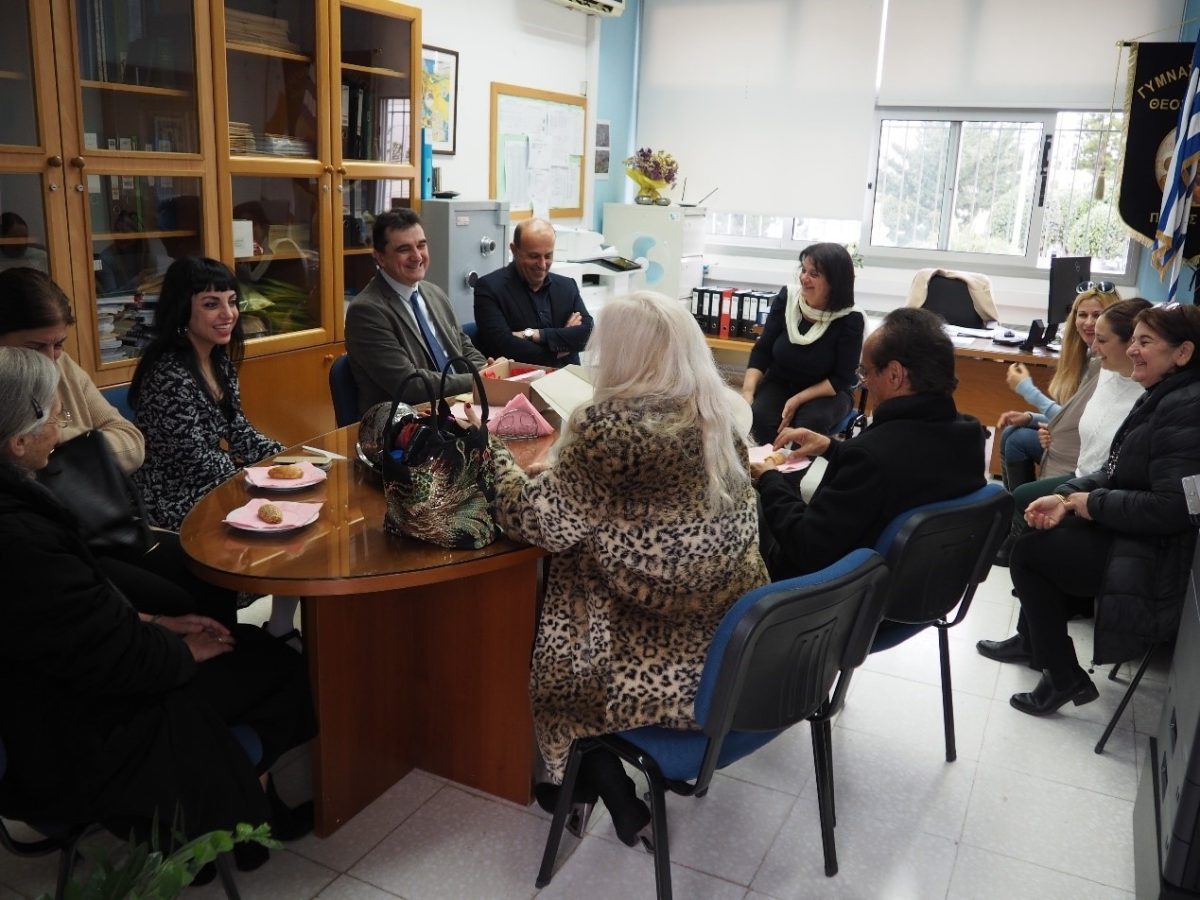 Γάλλος εμπειρογνώμονας επισκέφτηκε σχολεία στην Πάφο – Τι τον εντυπωσίασε