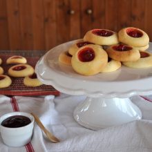 Φτιάχνουμε εύκολα μπισκότα στο σπίτι με τα παιδιά μας για την γιορτή του Αγίου Βαλεντίνου