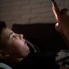 Tik Tok: Τι είναι το Chroming που σκότωσε ένα 11χρονο αγόρι