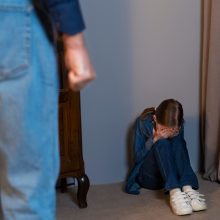 Η συγκλονιστική μαρτυρία της Υπουργού Παιδείας: "Το παιδί βίωνε σεξουαλική κακοποίηση από τον παππού του"